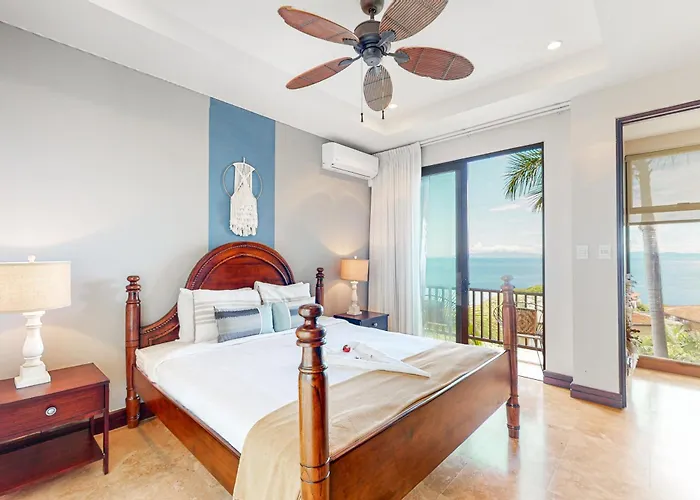 Ocotal Hilltop Condo: Ocean Views, Pool Access Appartement *