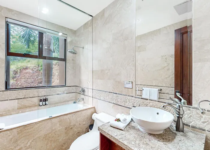 Ocotal Hilltop Condo: Ocean Views, Pool Access * Playa Ocotal
