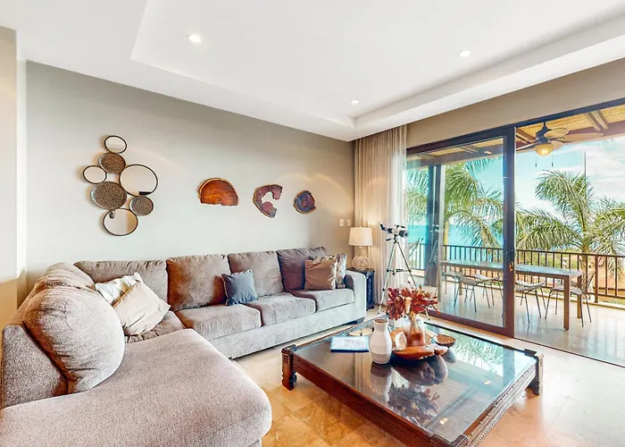 Ocotal Hilltop Condo: Ocean Views, Pool Access