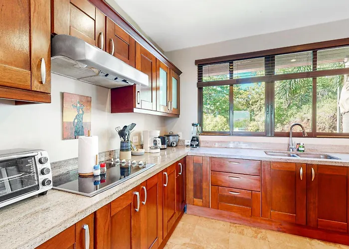 Ocotal Hilltop Condo: Ocean Views, Pool Access Playa Ocotal